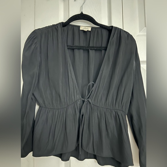 Aritzia front tie blouse - Picture 2 of 4